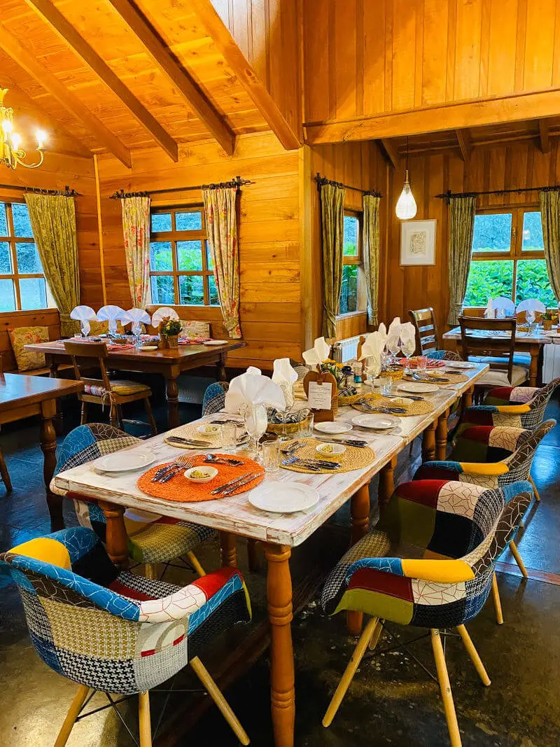 Eating together, without restaurant stiffness